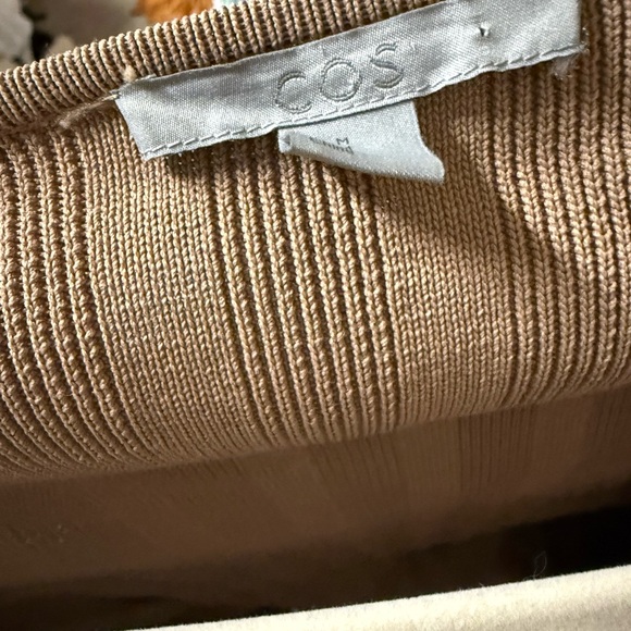 COS
Long Ribbed Knitted Jacket - Picture 3 of 3